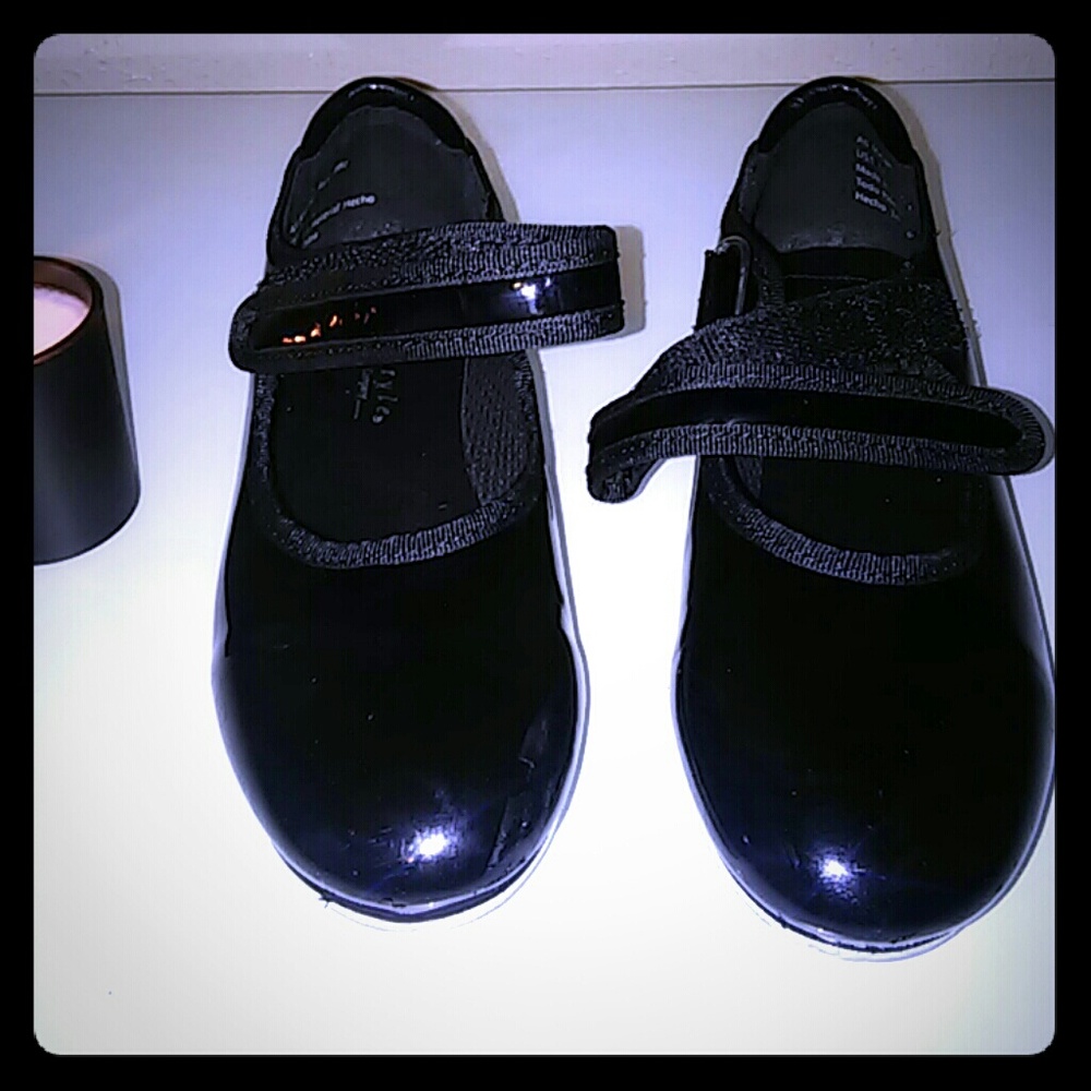 Little girls tap shoes